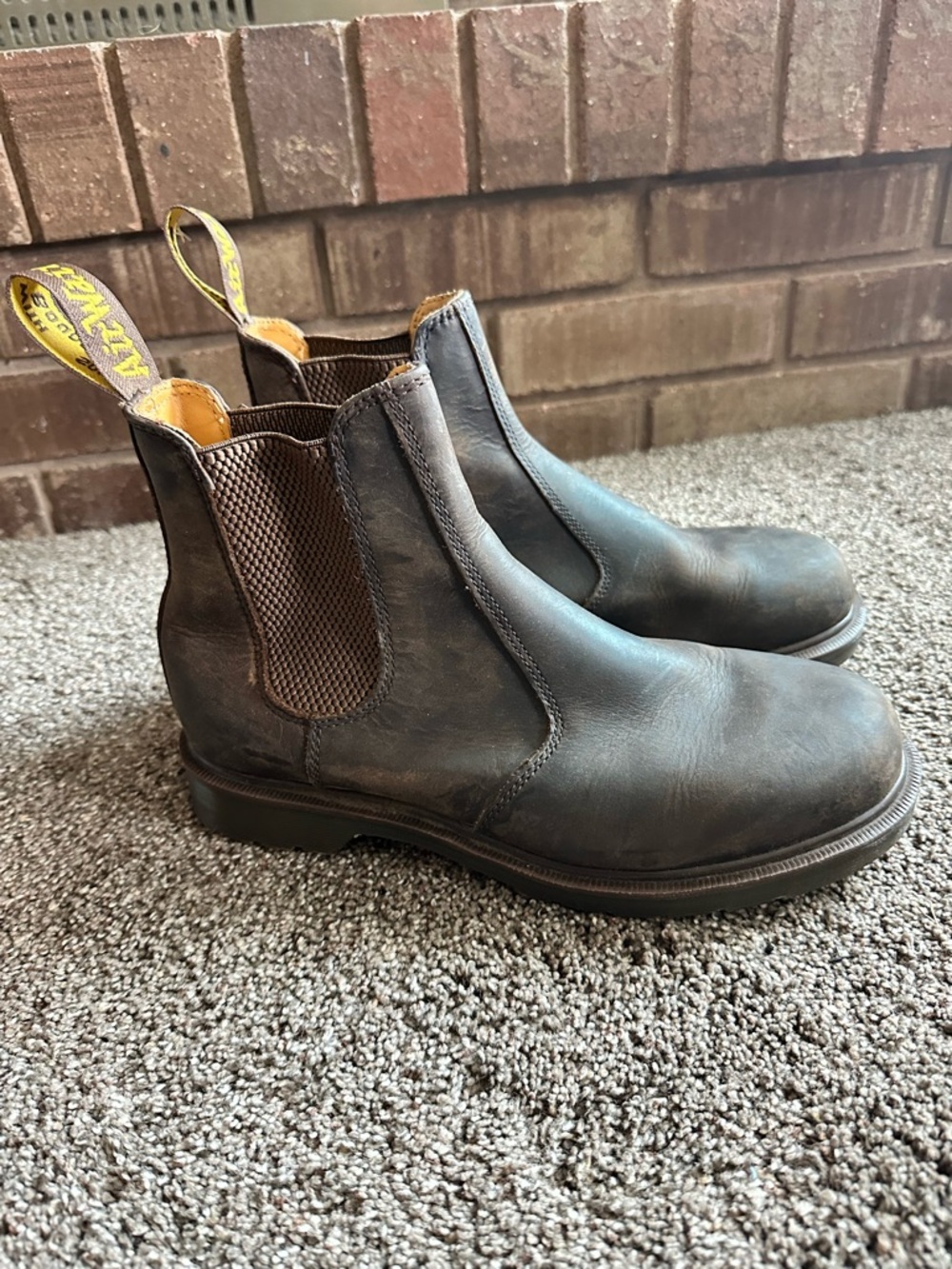 Dr. Martens 2976 Crazy Horse Dark Brown Leather Chelsea Boots Size 9M / 10W